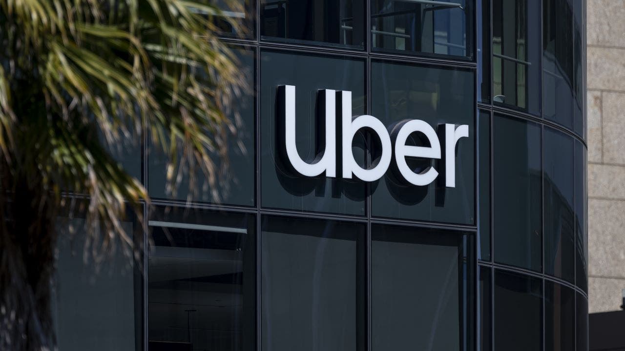 Uber ordered to pay $40 million after driver leaves passenger on freeway