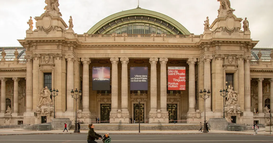 Art Basel Paris Preview Draws Interest Despite Protests