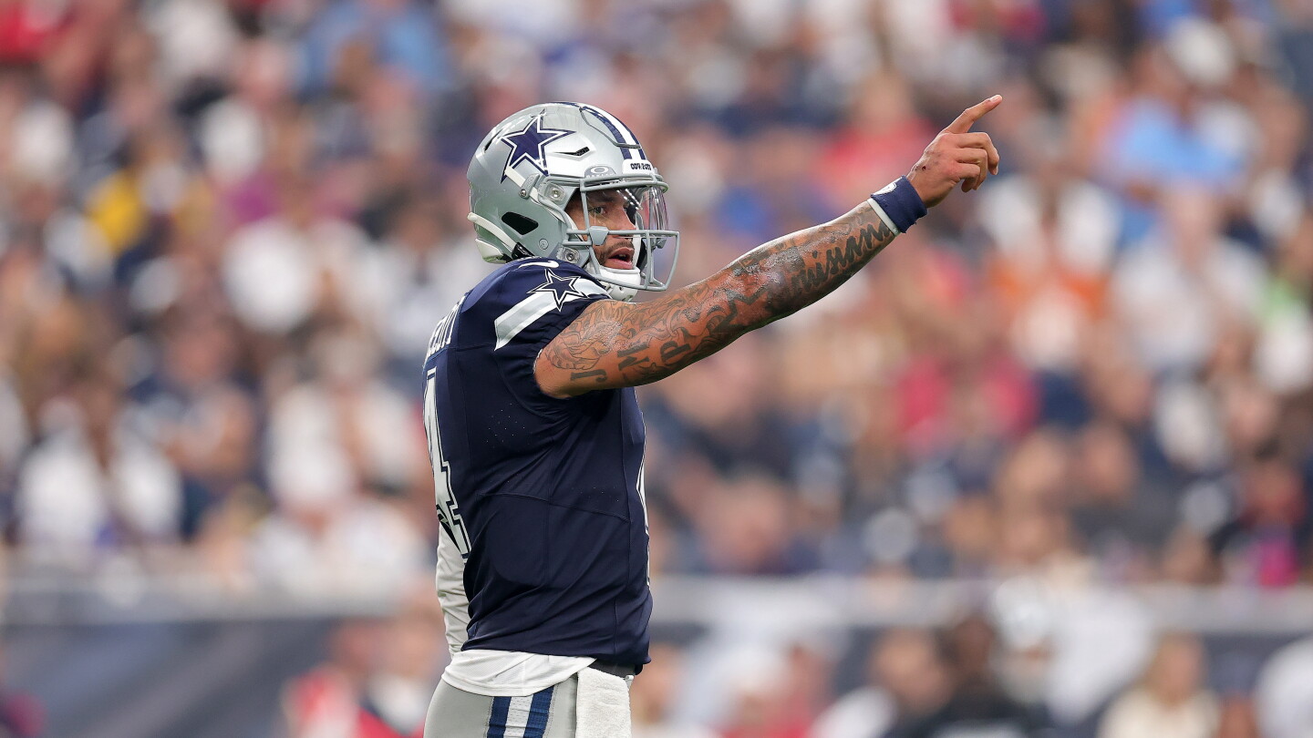 Cowboys' touchdown with 40 seconds left beats Texans 34-30