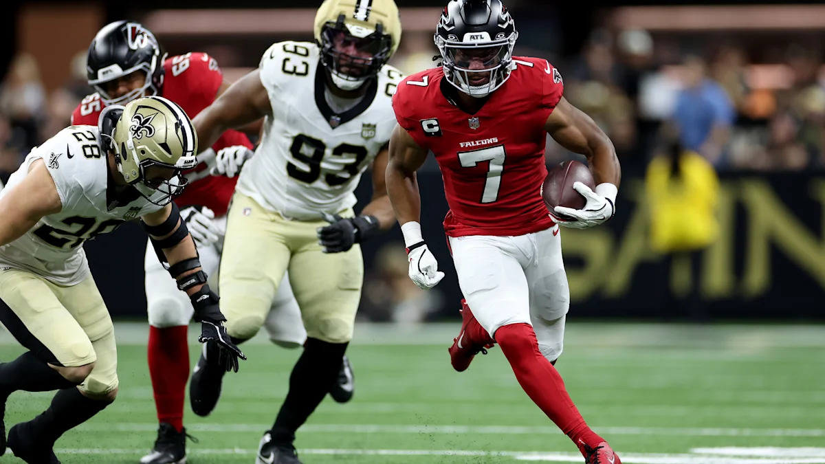 Falcons run all over Saints, match team record with 5 rushing TDs in latest blowout win