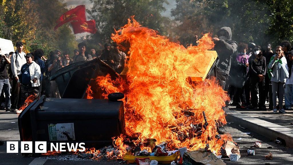 Fires break out at French schools as students protest nationwide - BBC