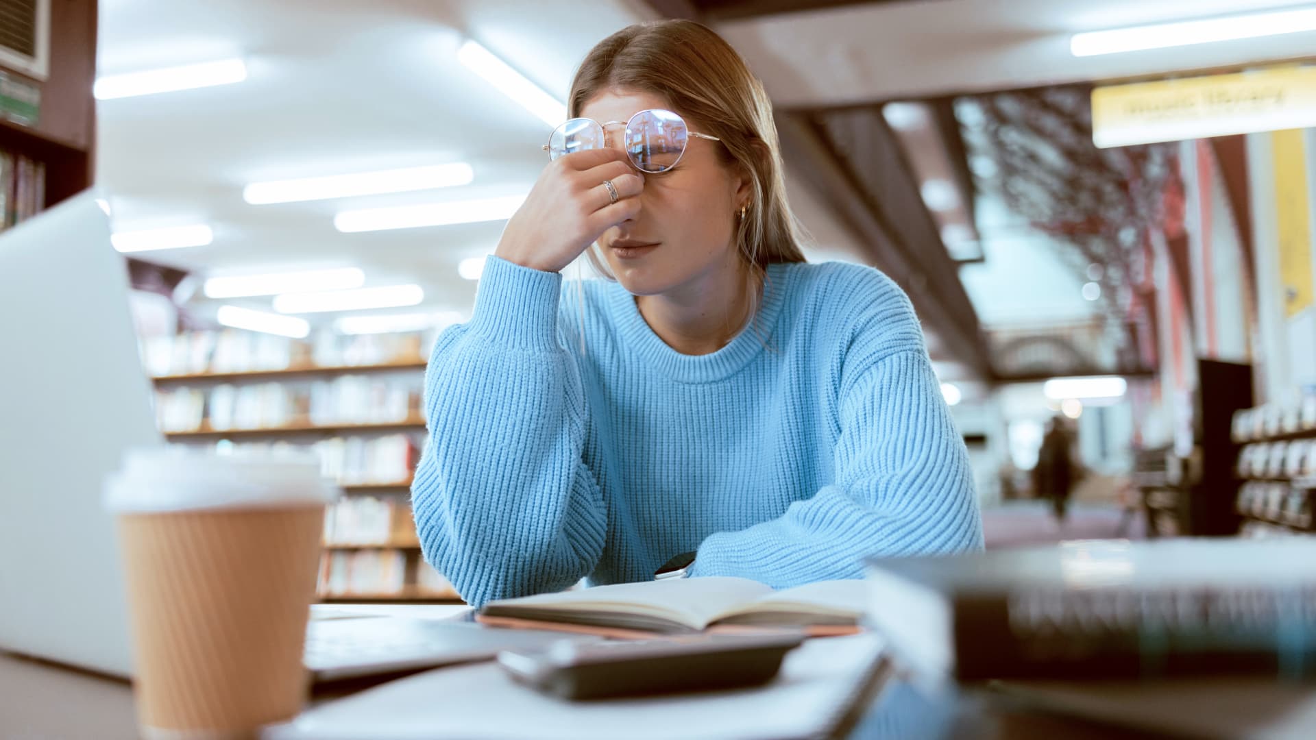 Gen Z sports betting: Financial and mental health risks