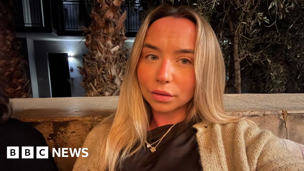I thought I was dying but it was health anxiety - here's how to recognise the signs - BBC