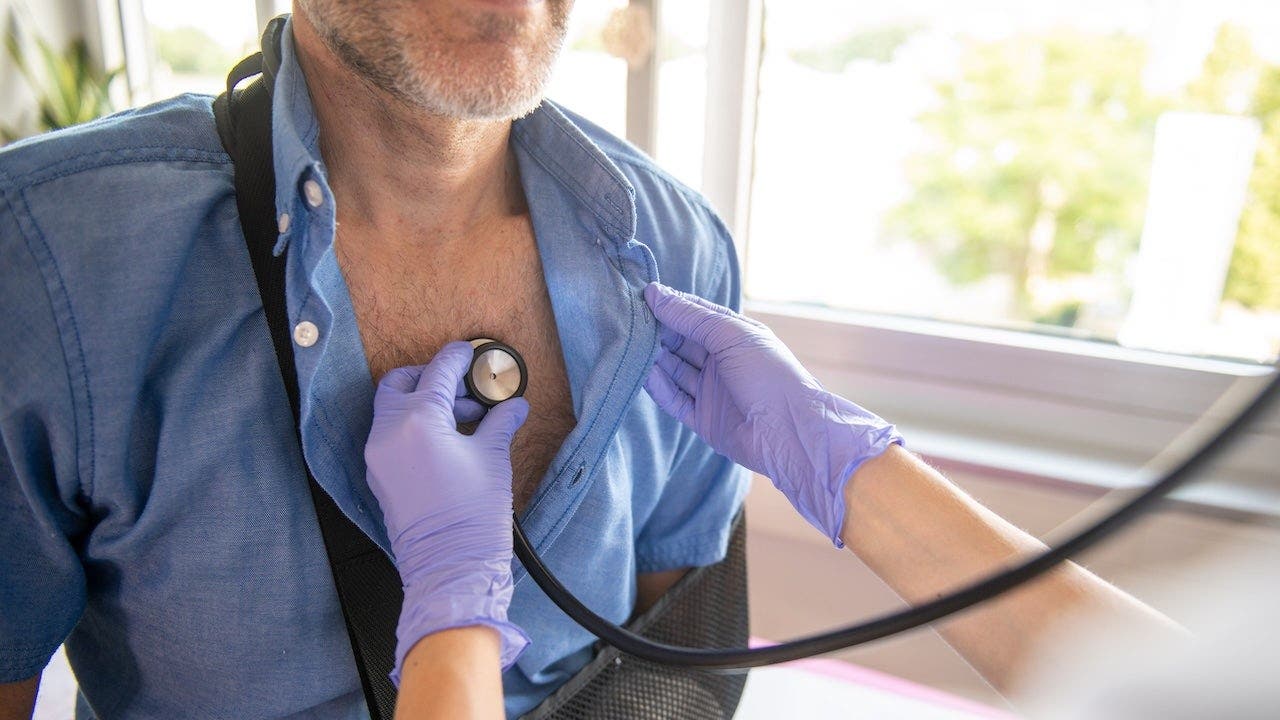 Lung cancer screening with CT scan can cut death risk by 20%, doctor says