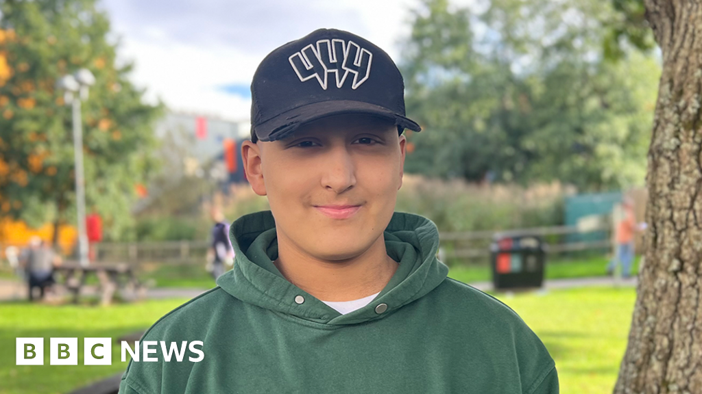 Maesteg teen whose cancer returned after remission has clinical trial hope - BBC