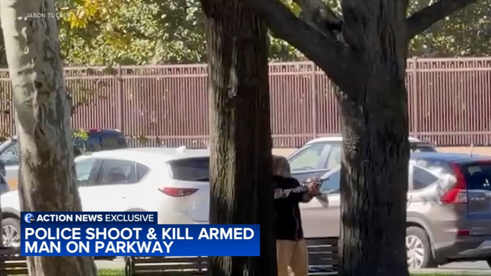 Man shot, killed by police after confrontation along Ben Franklin Parkway in Center City Philadelphia