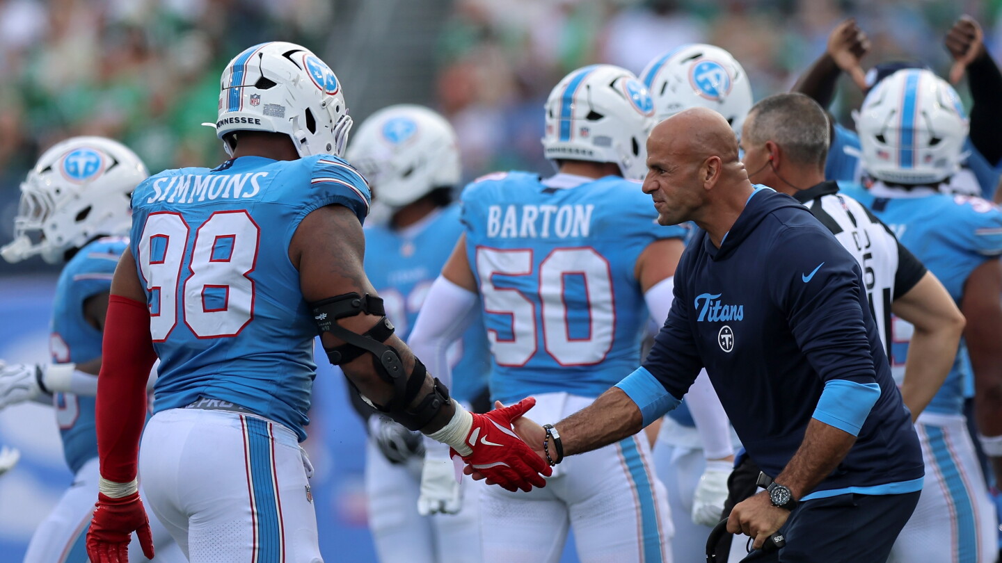 Robert Saleh: Titans aren't shopping anyone, but when you're 1-6 teams call you