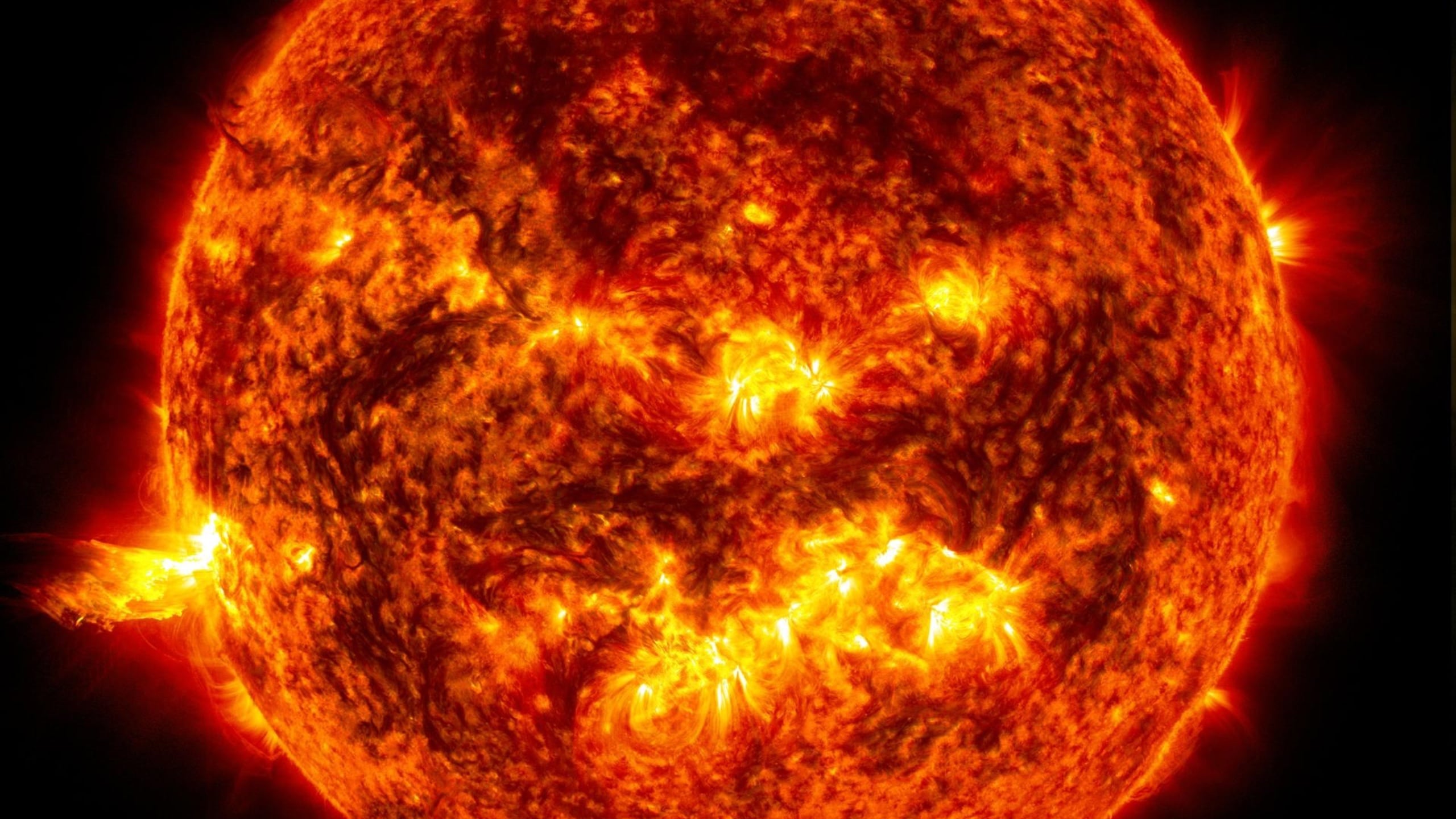 Scientists Simulated Solar Explosions in The Lab – And May Have Solved One of The Sun's Biggest Mysteries : ScienceAlert