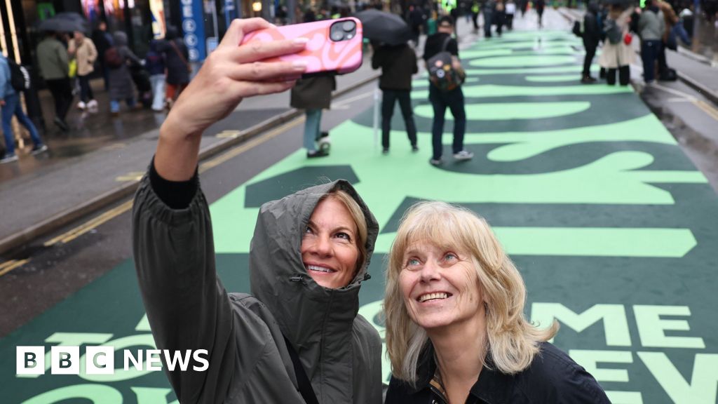 Shoppers fill Oxford Street on first traffic-free day - BBC