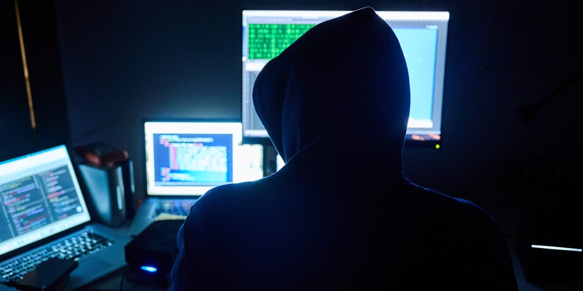Smart People React to a Growing Wave of AI Threats to the Internet