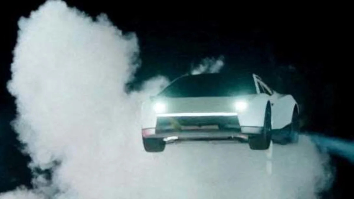 'Something extraordinary': Tesla Roadster wows with compressed air thrusters for limited flight