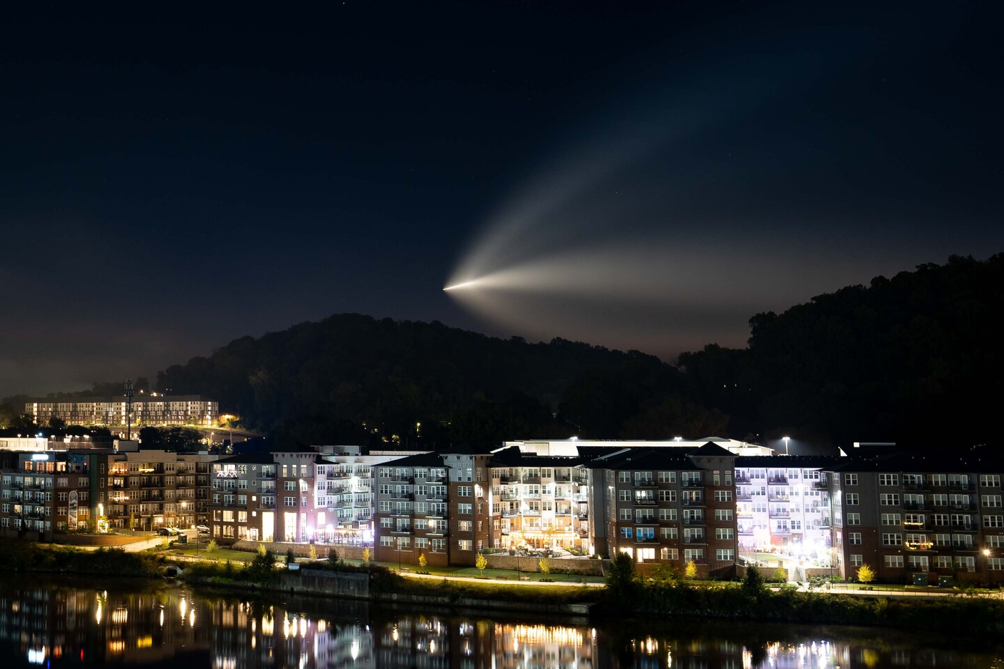 Space jellyfish cloud visible in sky after SpaceX launch