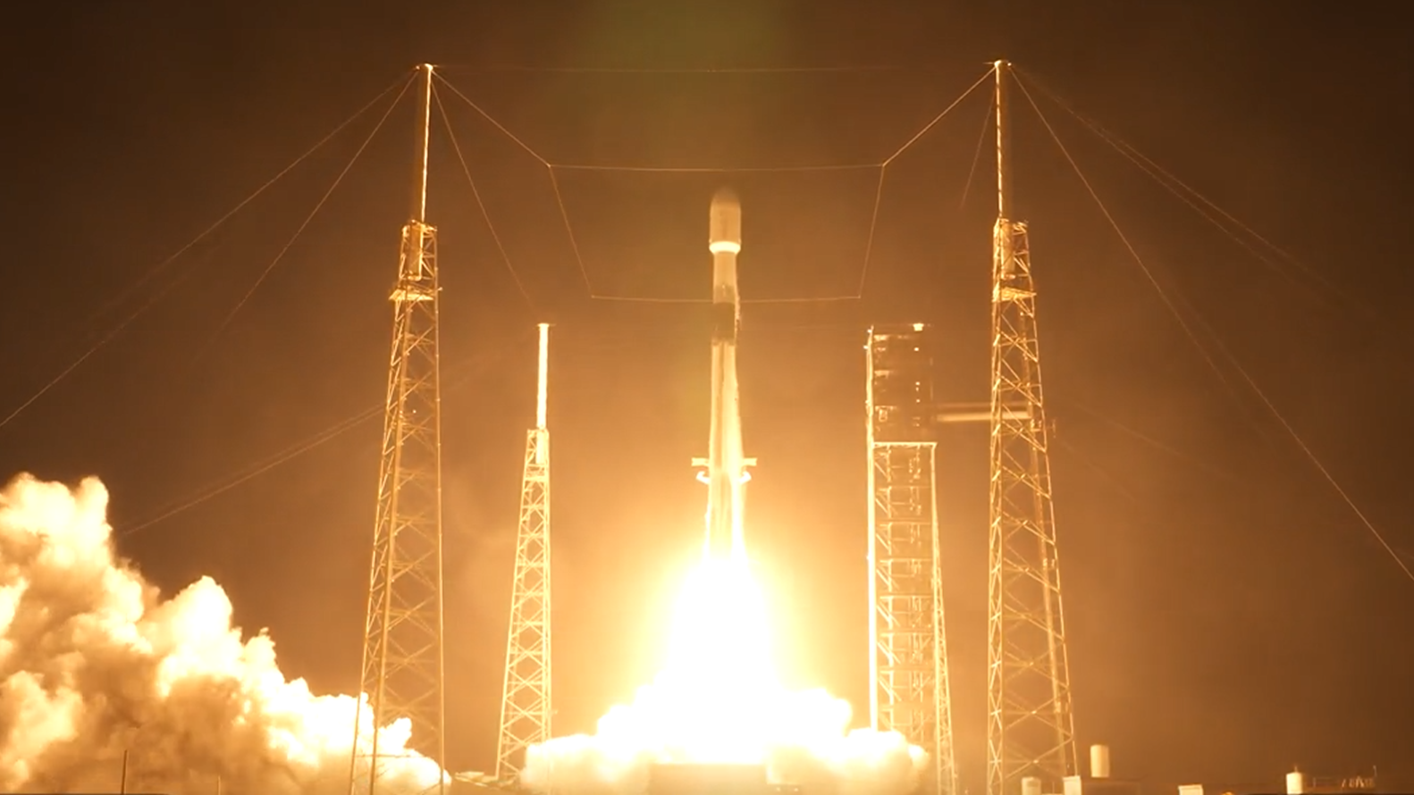 SpaceX launches its 'Starfall' return capsule for 2nd time ever