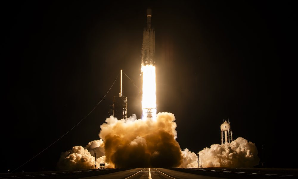 SpaceX’s midnight spy satellite launch quietly set a new record - Teslarati