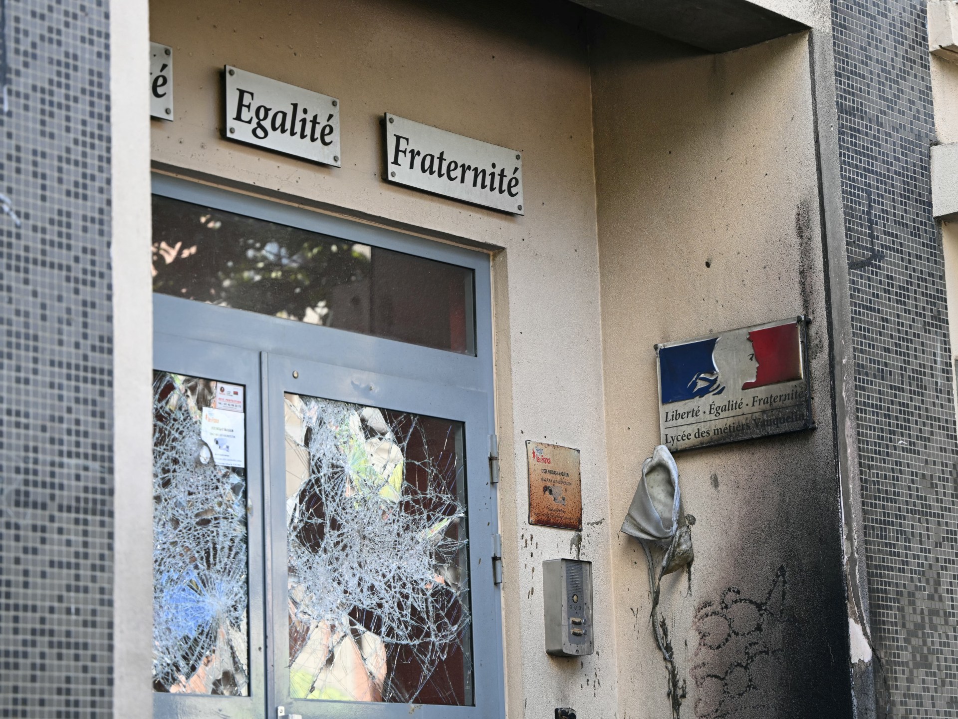 Students continue to protest in France as hundreds of schools close | Protests News