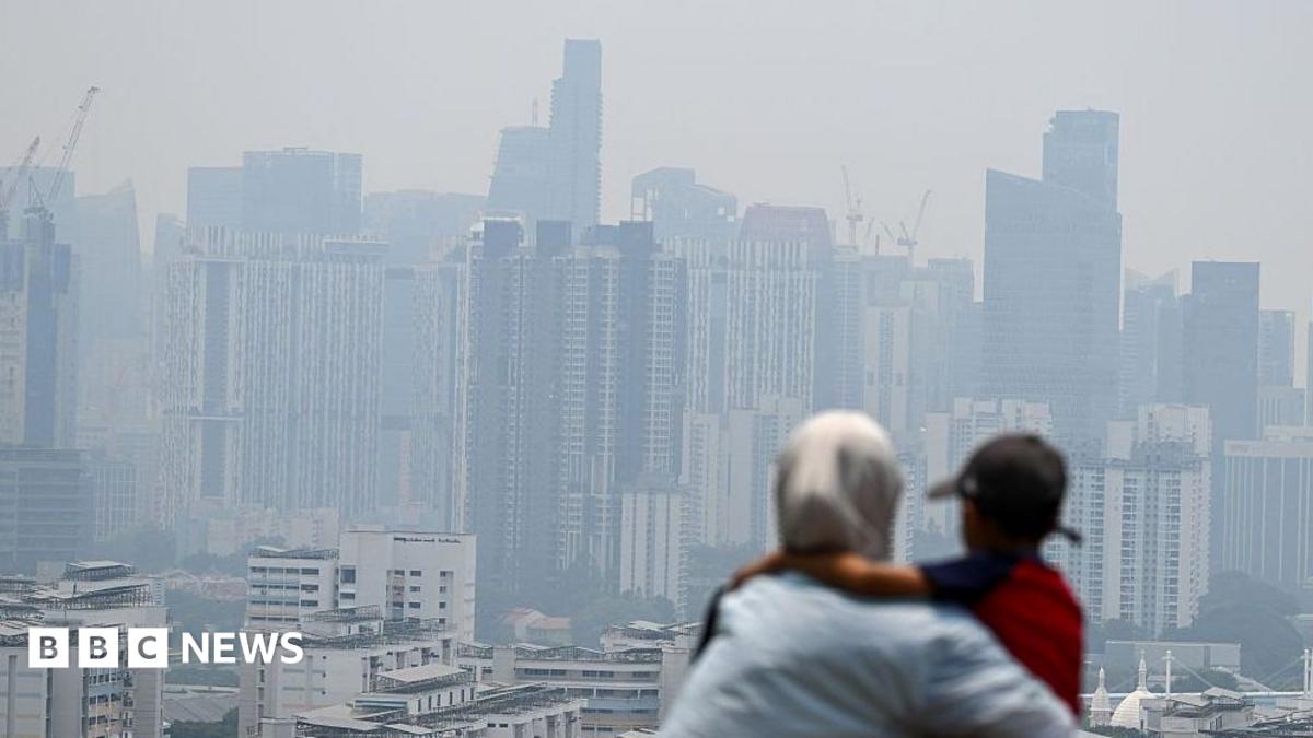 Toxic Indonesian smog shuts schools in Malaysia as pollution hits record levels in Singapore