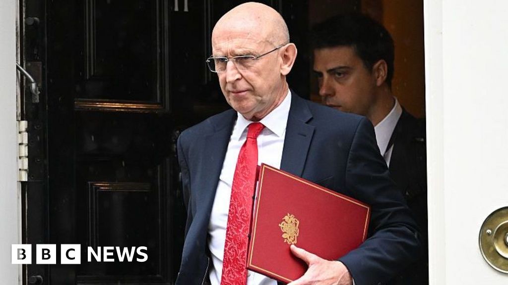 UK growth upgraded but energy prices and rates to bite in 2027 - BBC