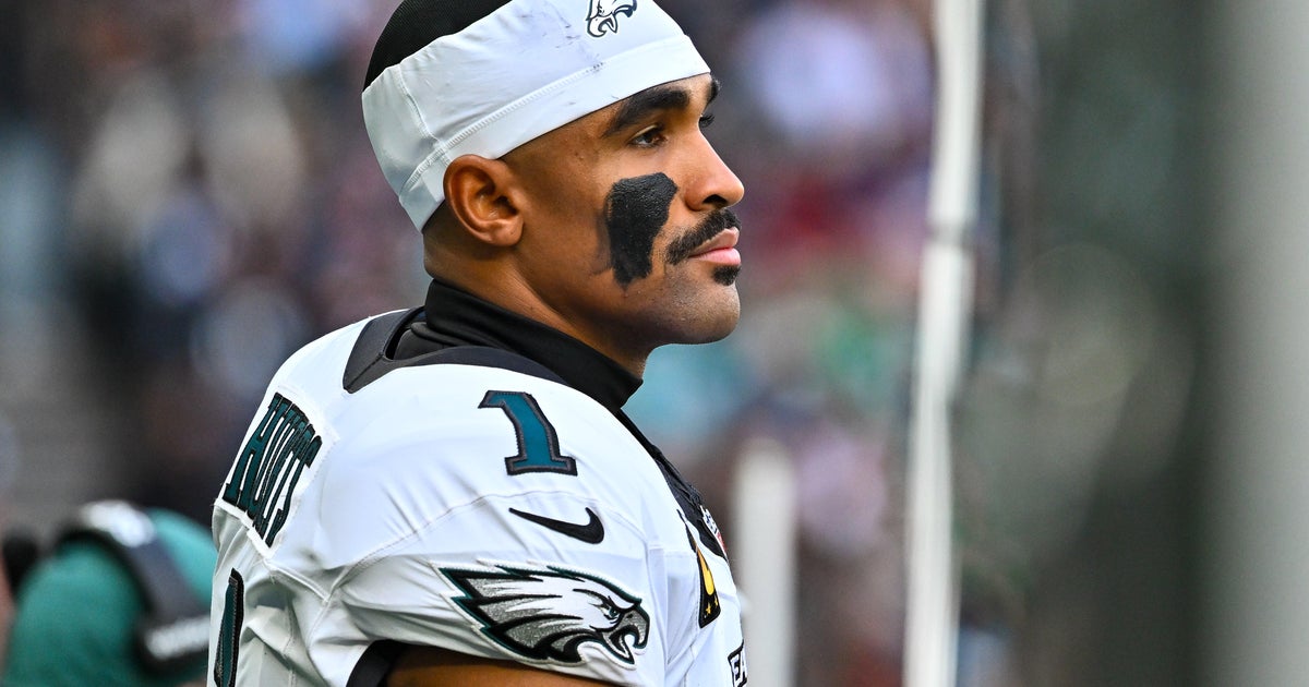 What to know about Jalen Hurts' condition after blood clots found in Eagles star's lungs, leg