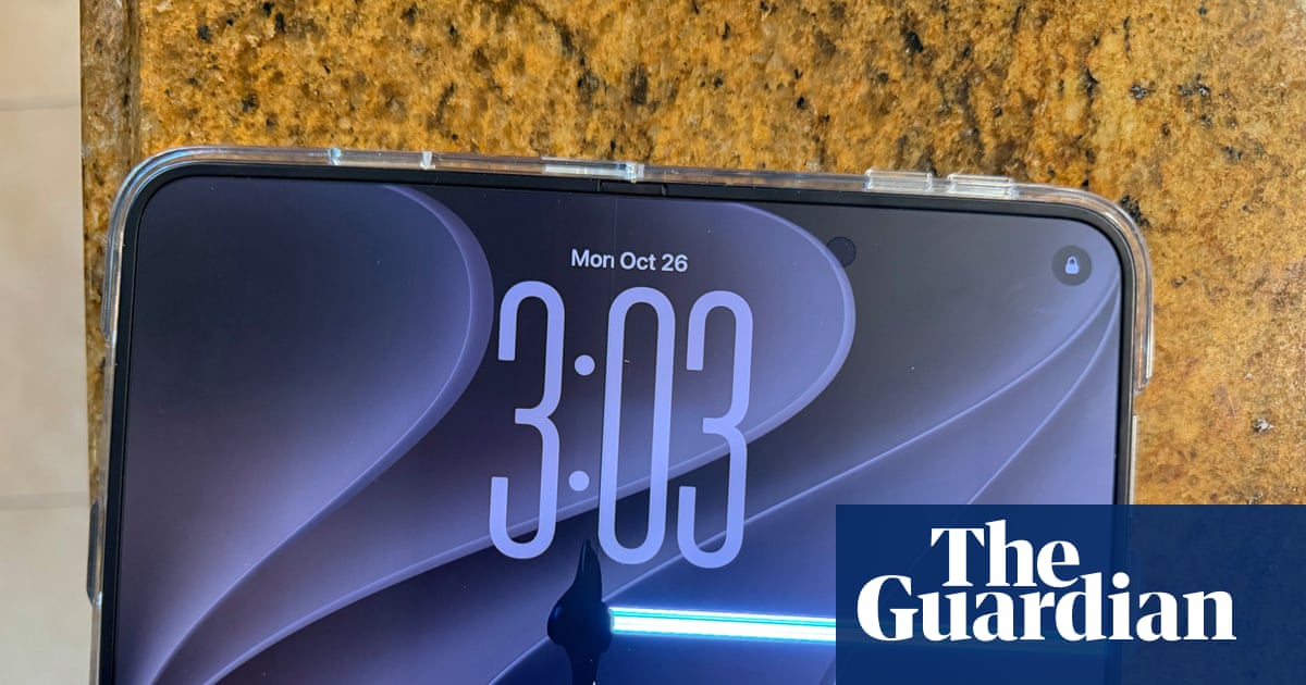 iPhone Duo owners report cracks in Apple’s first foldable handset | iPhone
